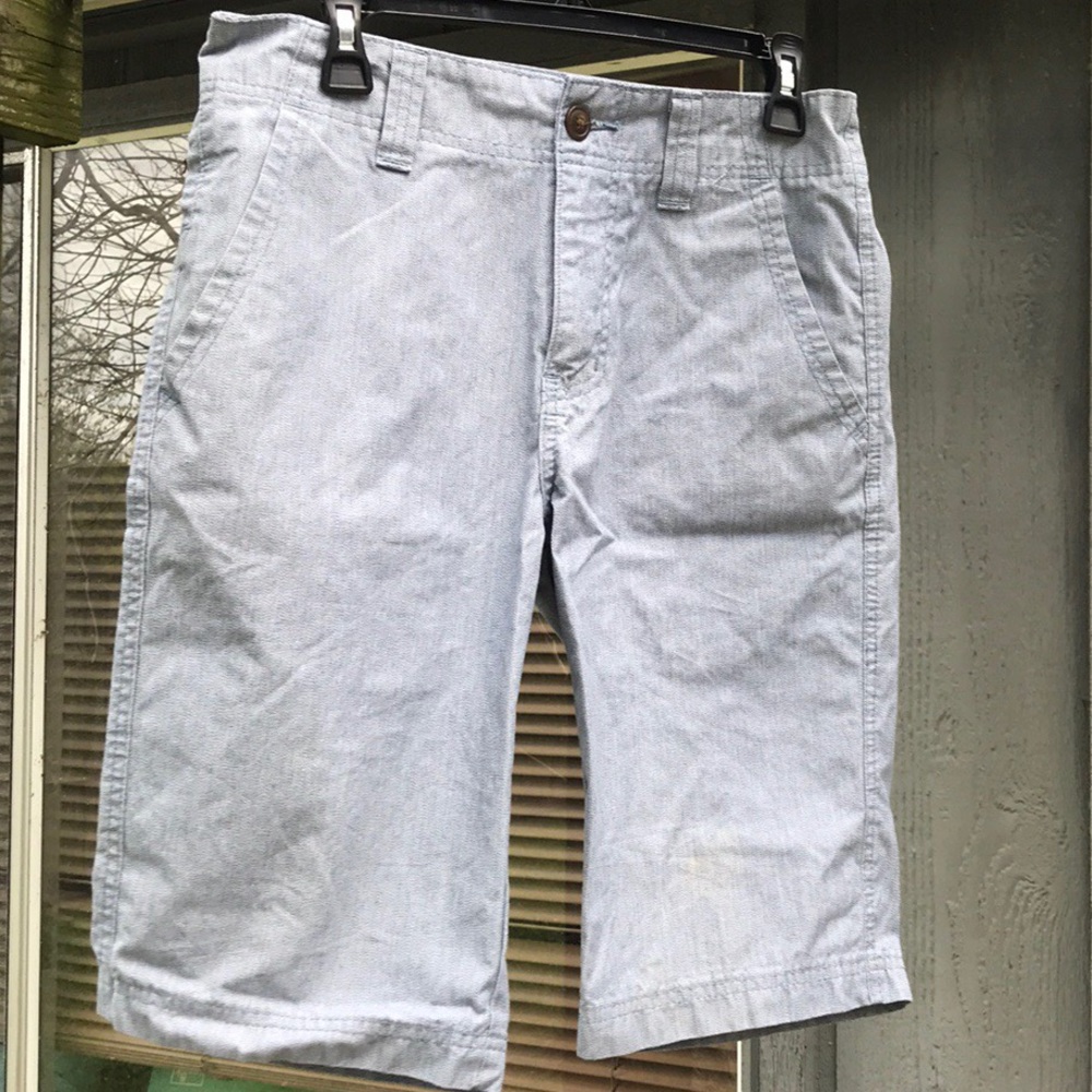 Men’s flat-front shorts